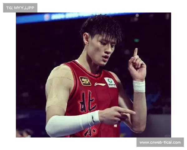 曾凡博底角三分命中，北京主场紧咬比分